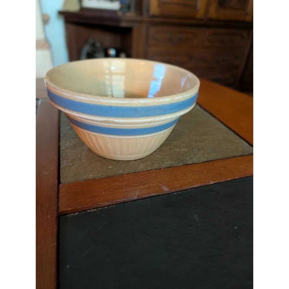 VINTAGE  POTTERY SET OF 4 NESTING Crock STONEWARE BOWLS.Wide Band. Primitive